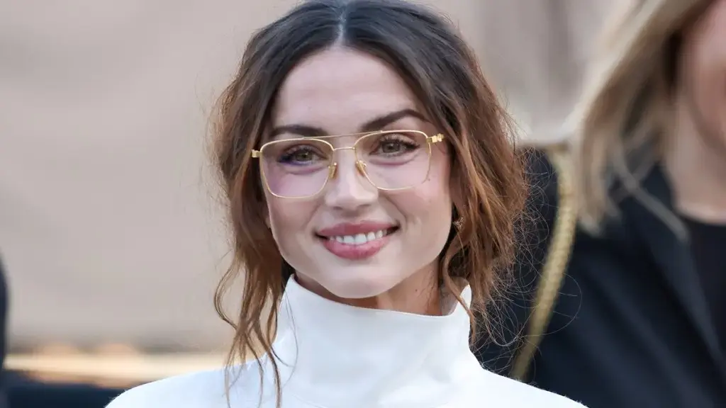 Ana de Armas' Bra Top Causes Instagram Sensation