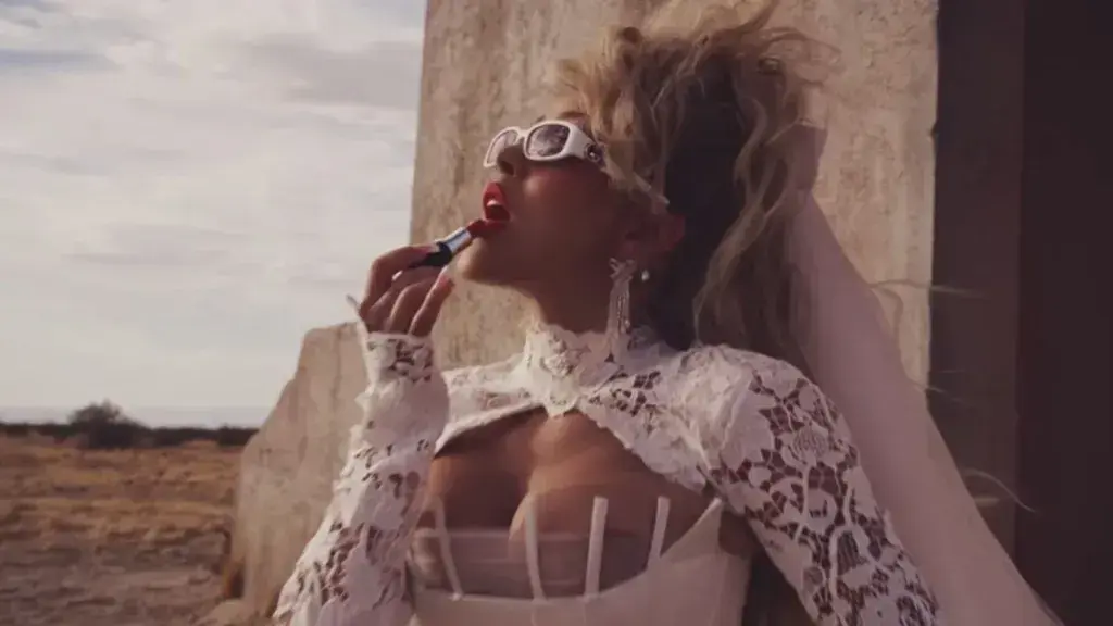 Doja Cat's Daring Stage Outfit Steals the Show