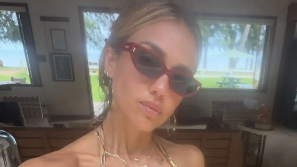 Jessica Alba Shares Bold Black Bra-Style Look in New Instagram Post