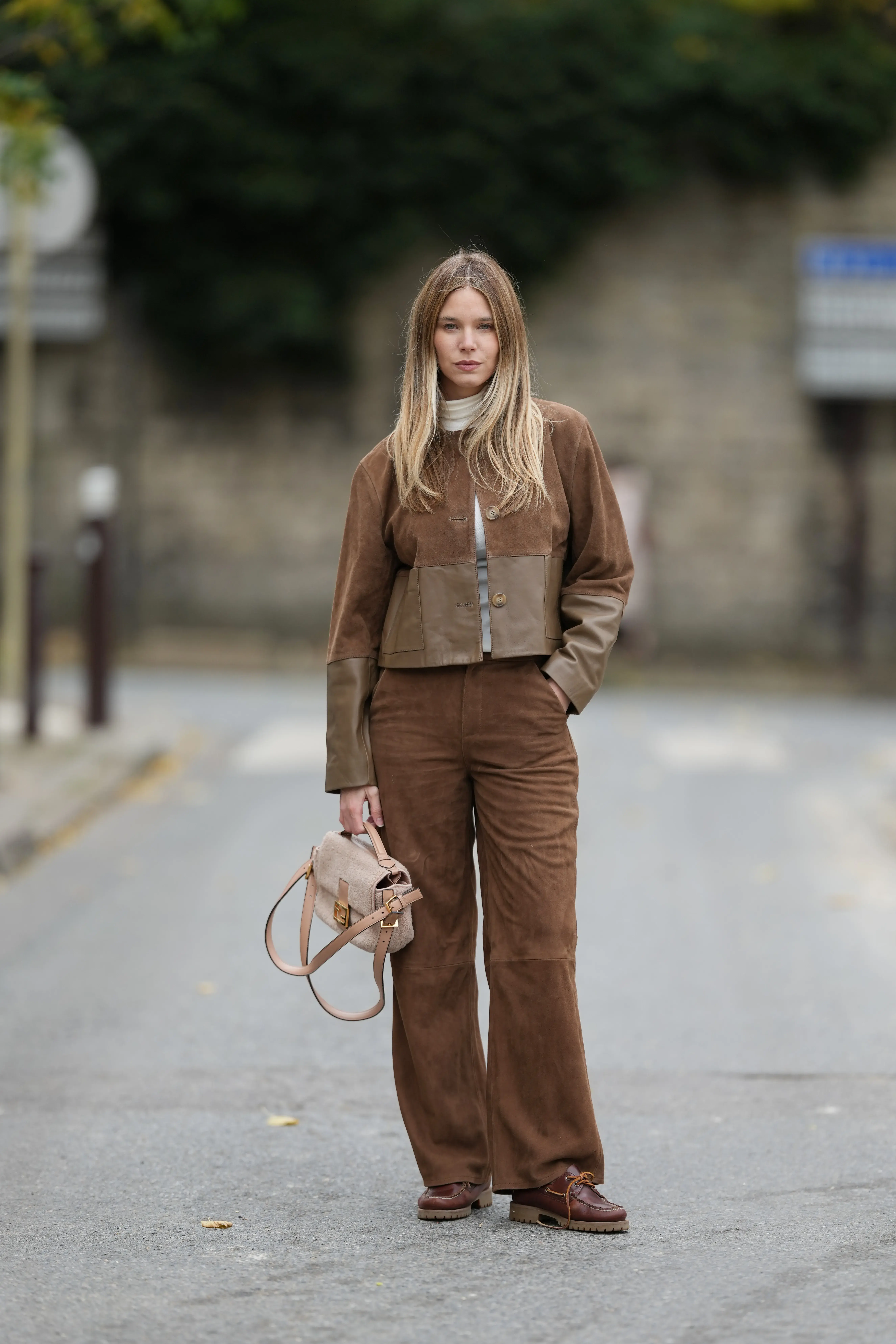 Brown trousers are reclaiming their place in autumn wardrobes. The trend leans heavily into seventies-inspired aesthetics. Designers are pushing corduroy, suede, and wide-leg cuts back into the spotlight. This shift marks a significant departure from the slim fits that dominated recent seasons. Fashion experts suggest these garments offer versatile options for cooler weather. The color palette remains earthy and grounded. Brown tones provide a neutral base that pairs easily with other textures. This revival is not just about nostalgia; it is about modern functionality. The silhouette allows for movement and comfort. As temperatures drop, these pants become practical staples. They bridge the gap between formal office wear and casual weekend outfits. The industry is responding to consumer demand for durable, classic pieces. This autumn, expect to see these styles on runways and in high-street stores alike. The focus is on quality materials and relaxed fits