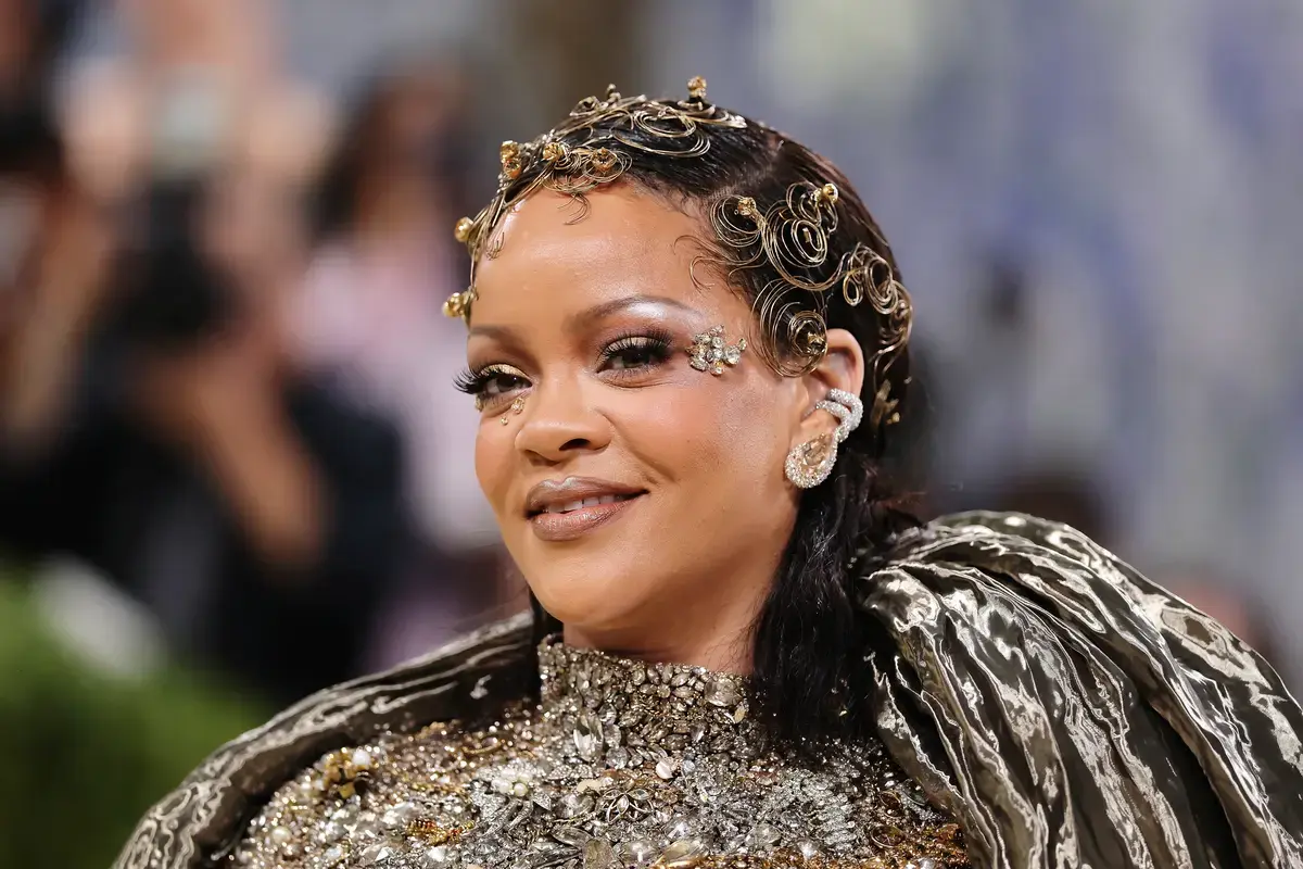 Rihanna Transforms Into Living Masterpiece at 2026 Met Gala