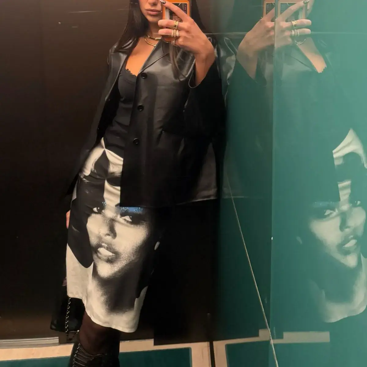 Skirts Featuring Portraits Spark “Personality‑Maxxing” Craze Across Fashion Circles