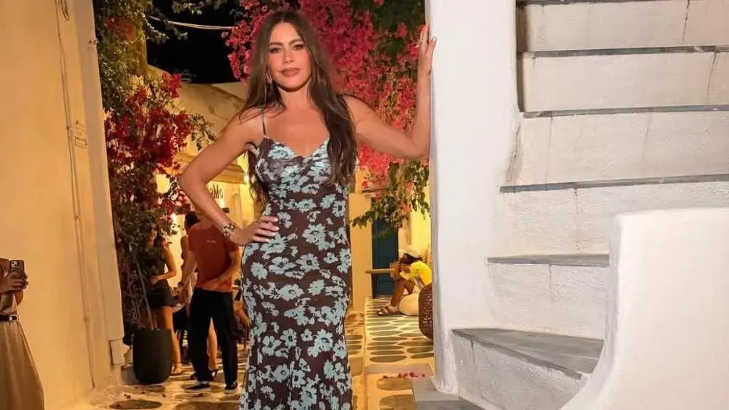 Sofia Vergara Shines in Greece with Dazzling Ring