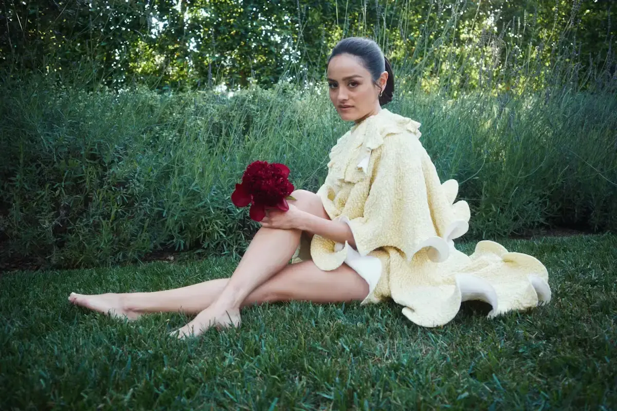 Starlet Sips Arnold Palmer Before Dior Debut