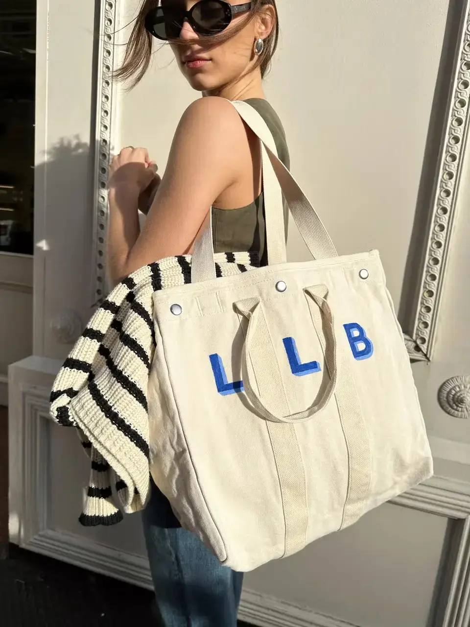 The Canvas Tote That Refuses to Fade