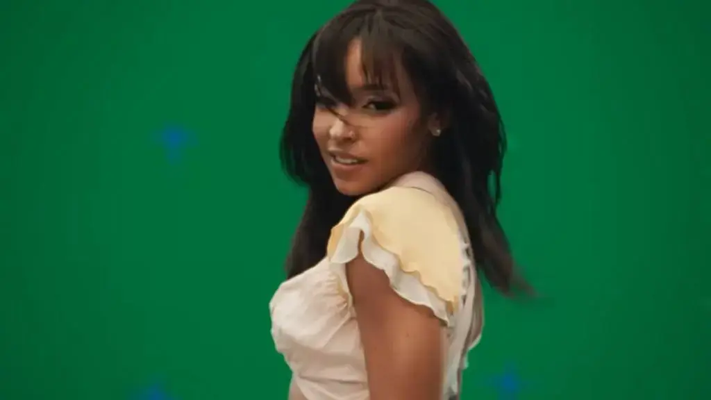 Tinashe Rocks Ultra-Mini Shorts