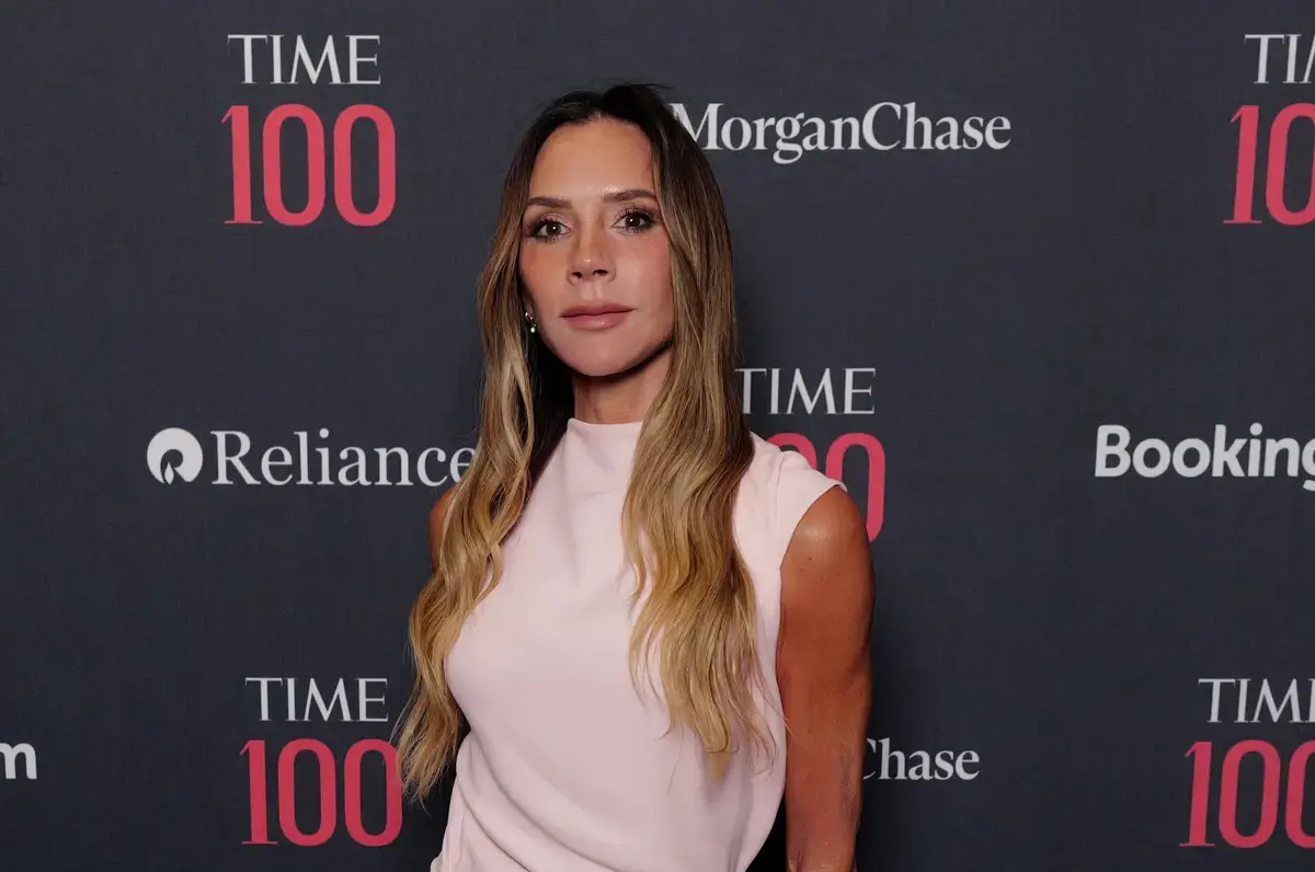 Victoria Beckham Unveils Stunning Waist-Length Blonde Ponytail