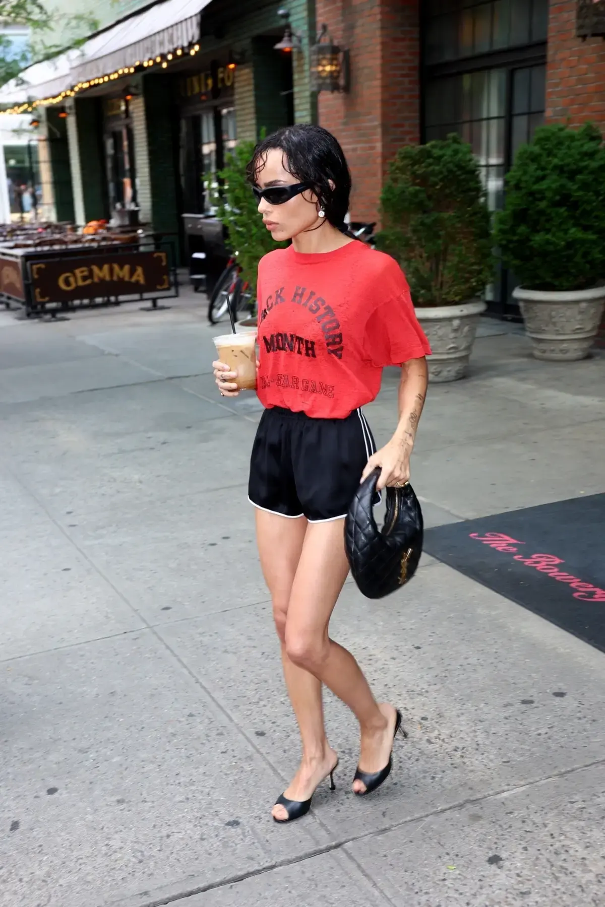 Zoë Kravitz: The Epitome of Off-Duty Style