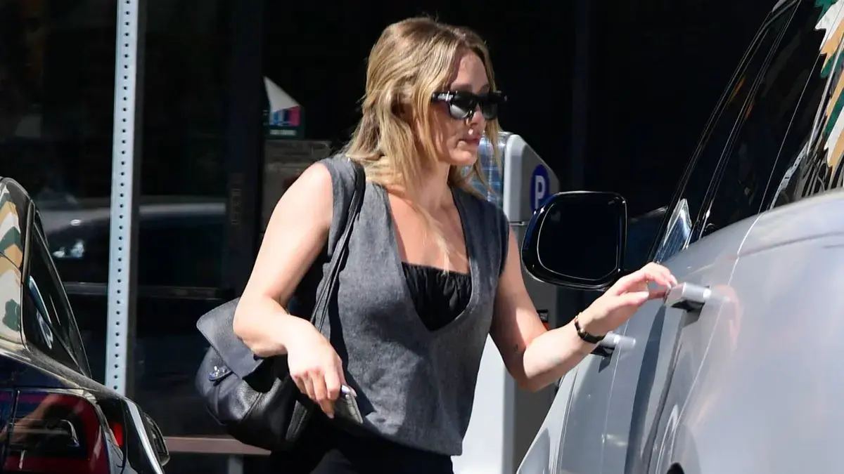 Hilary Duff’s Capri Pants Moment Shows How Shoes Can Elevate Casual Wear
