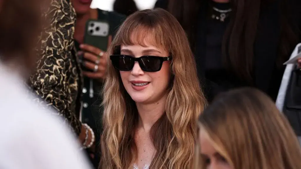 Jennifer Lawrence Brings Effortless Elegance to Paris Fashion Week