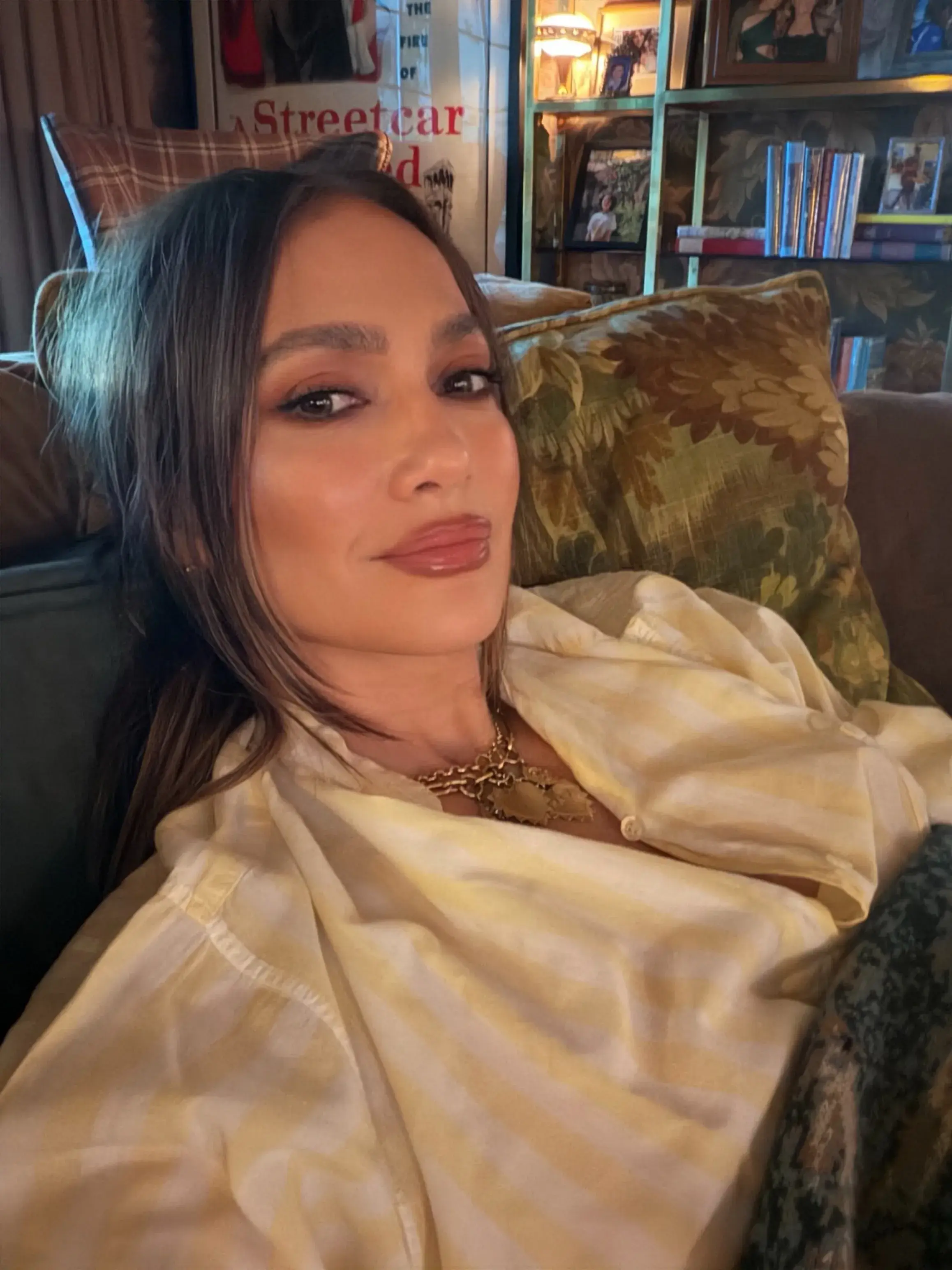 Jennifer Lopez Reveals Her Go-To Touch-Up Products for On-the-Go Glam