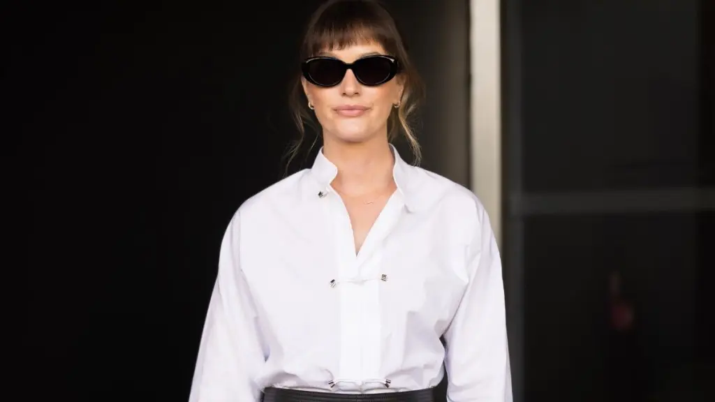 Leighton Meester Stuns in Unbuttoned Max Mara Ensemble at Milan Fashion Week