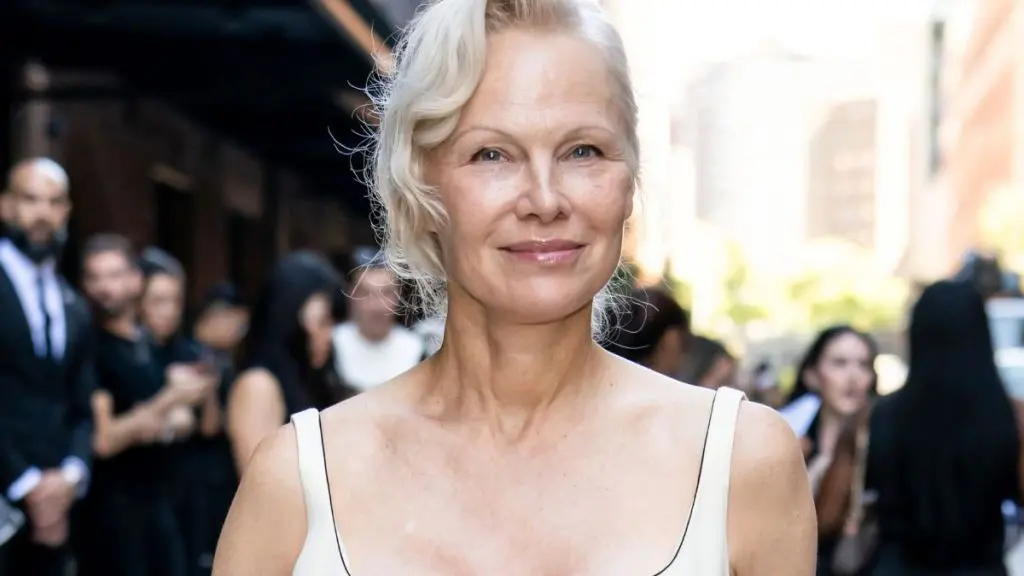 Pamela Anderson Embrace Minimalism at New York Fashion Week