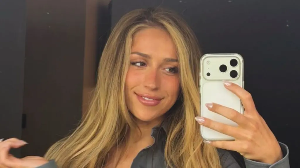 Tate McRae Shares Mirror Selfie in Reformation Micro Minidress Ahead of Victoria’s Secret Show