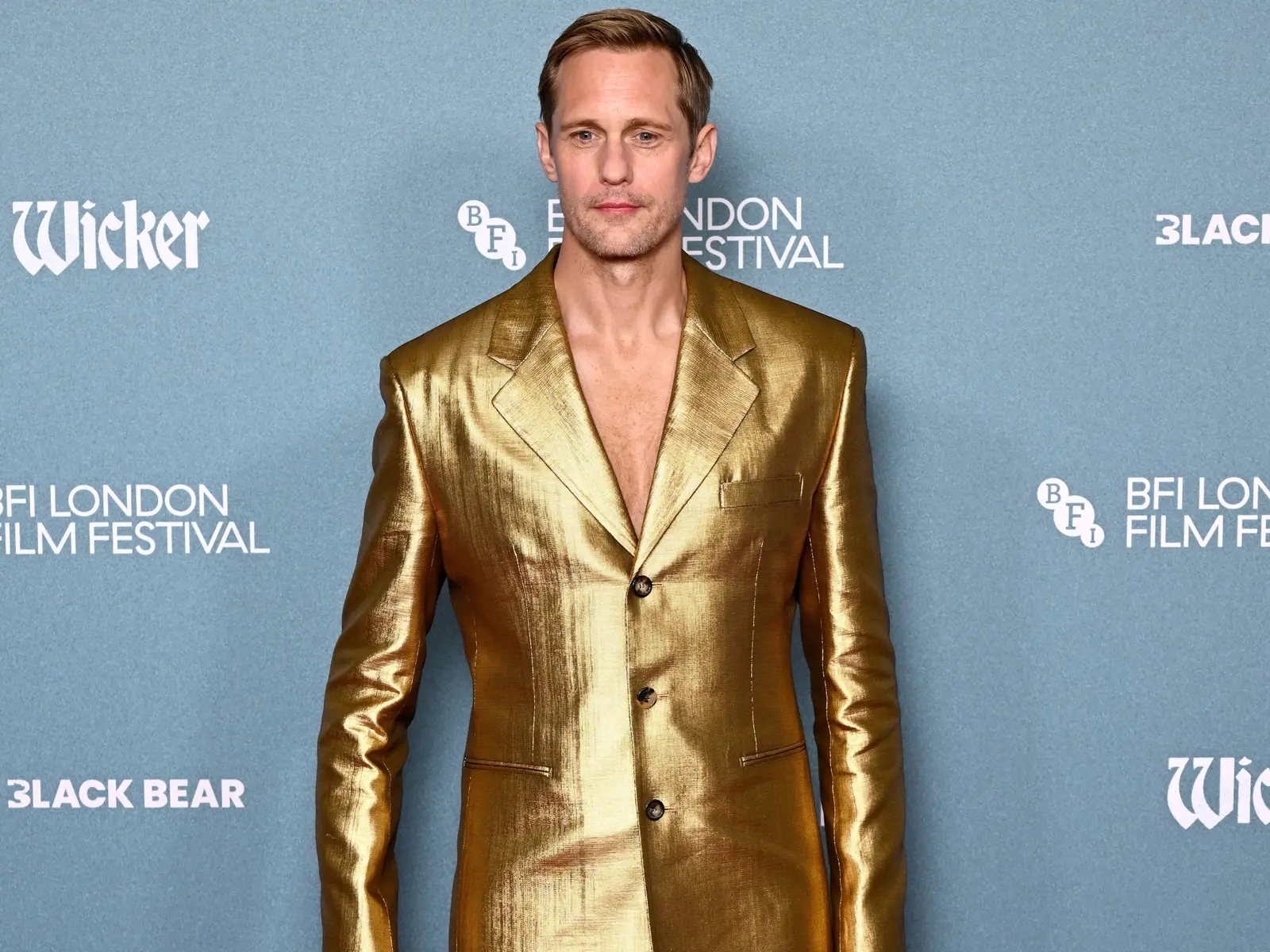 Alexander Skarsgård Rocks a Transparent Shoe on the Red Carpet