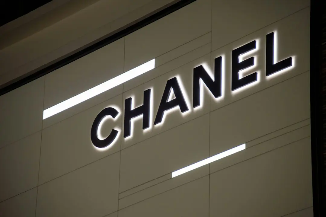 Chanel Showcases Pop Icon Style in Paris Fashion Week
