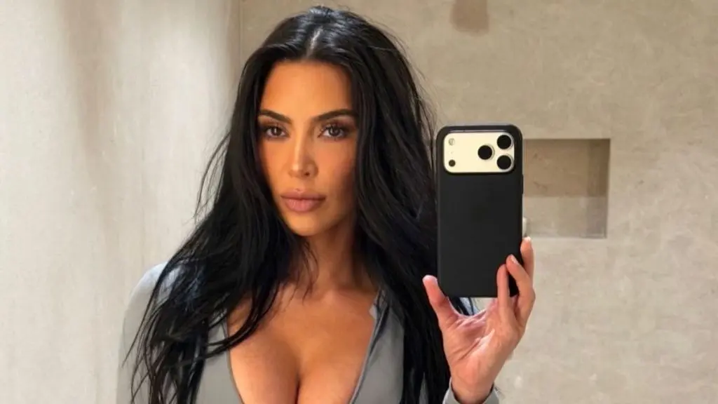 Kim Kardashian Showcases Rare Cartier Jewelry in Bold Social Media Post