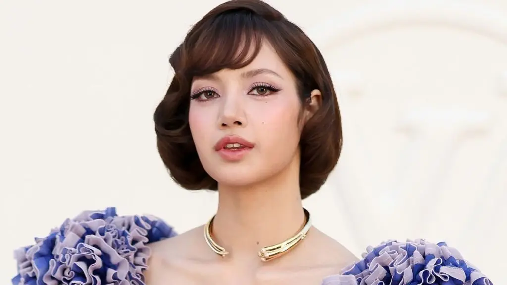 Blackpink’s Lisa Stuns in Louis Vuitton Micro Miniskirt at Paris Fashion Week