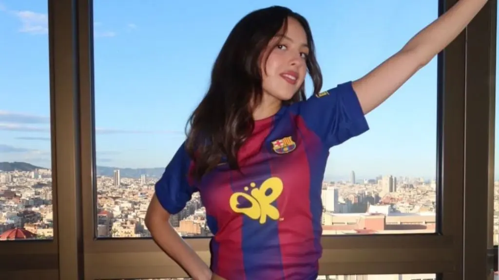 Olivia Rodrigo Stuns in Minimalist Calvin Klein Ensemble