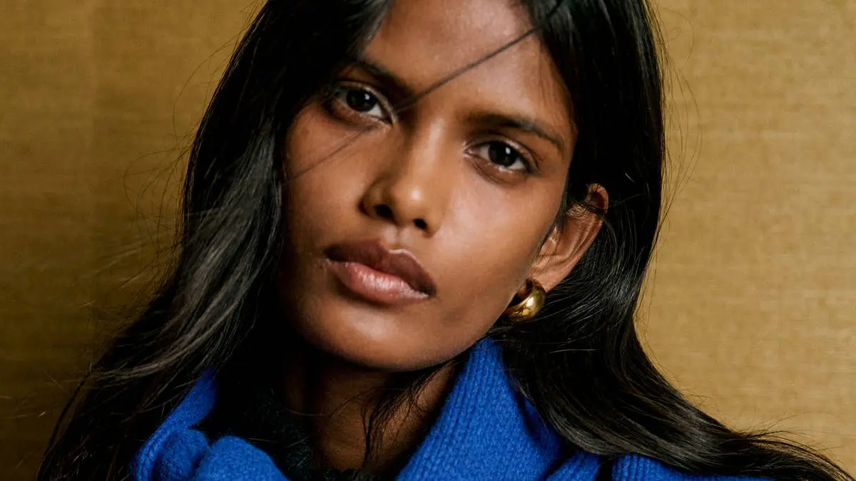 Weekly Drop Watch: Sézane Knitwear Gallery, Thom Browne x Bose, Ilia Beauty and More