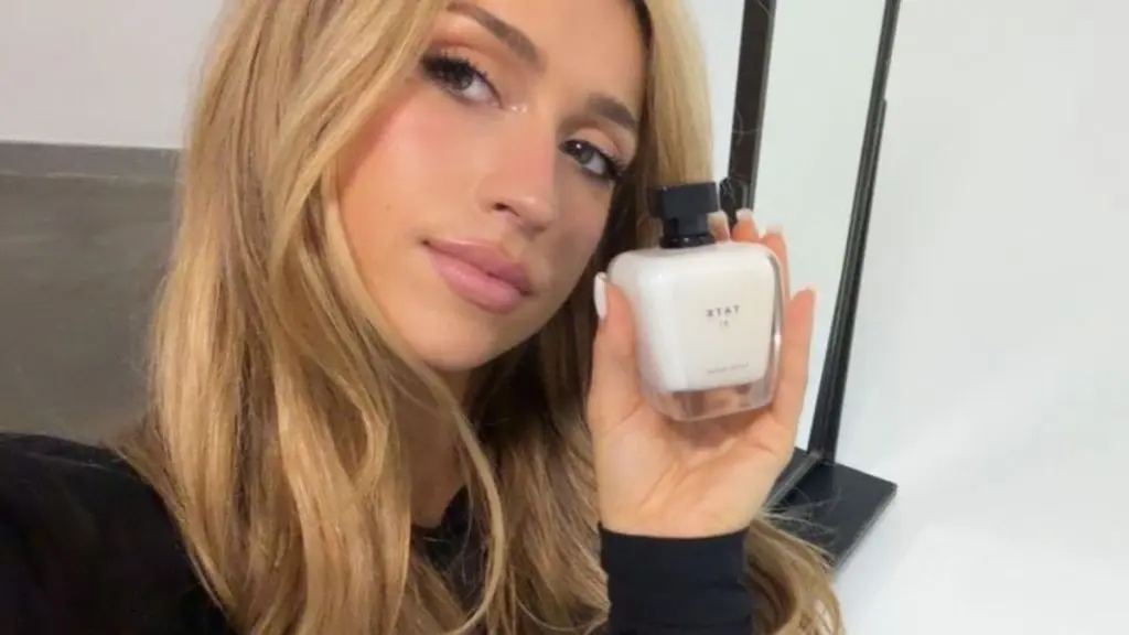 Tate McRae Turns Heads in Versace Micro Skirt at LA Fragrance Launch