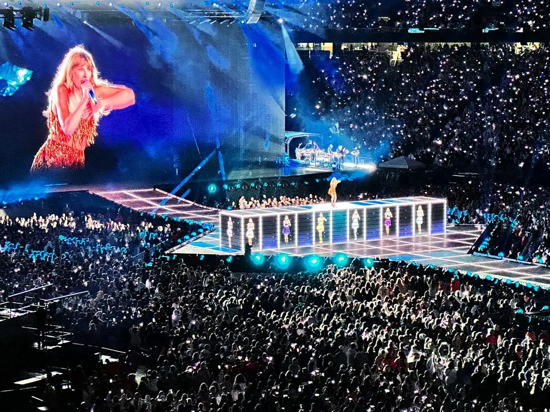 Taylor Swift Continues to Favor Simkhai for Romantic Evenings with Travis Kelce