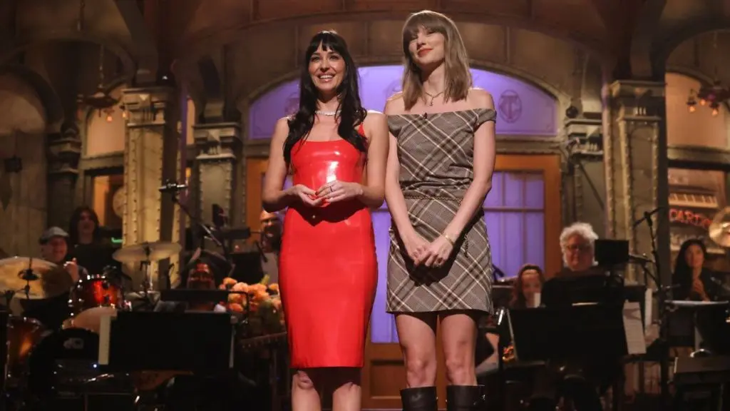 Taylor Swift’s Plaid Micro Dress Steals Spotlight on SNL